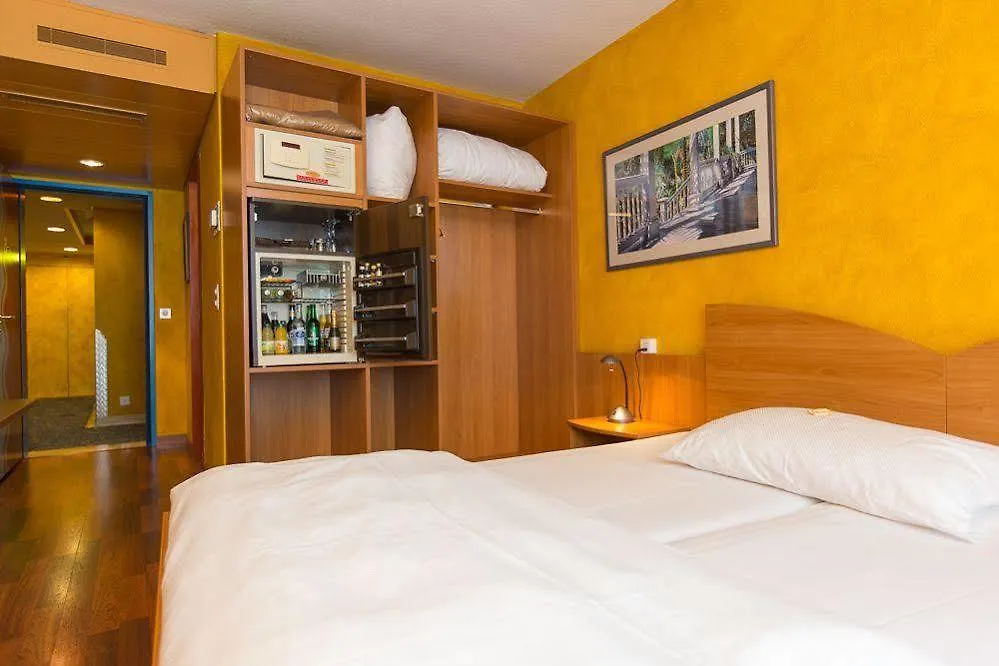 Hotel California Zürich